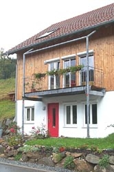 Eingang mit Balkon